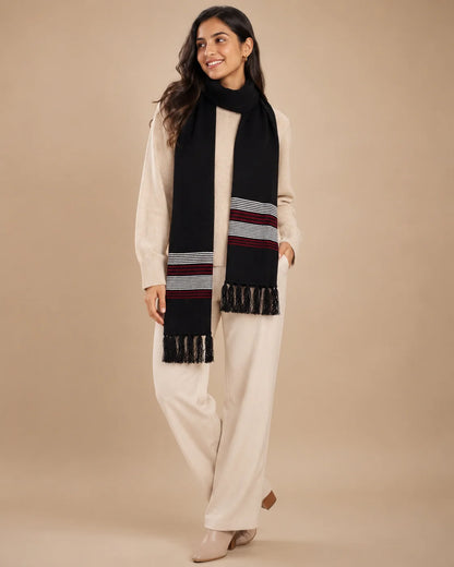 Hosiery Knitted Daffodil Muffler with Duet Design