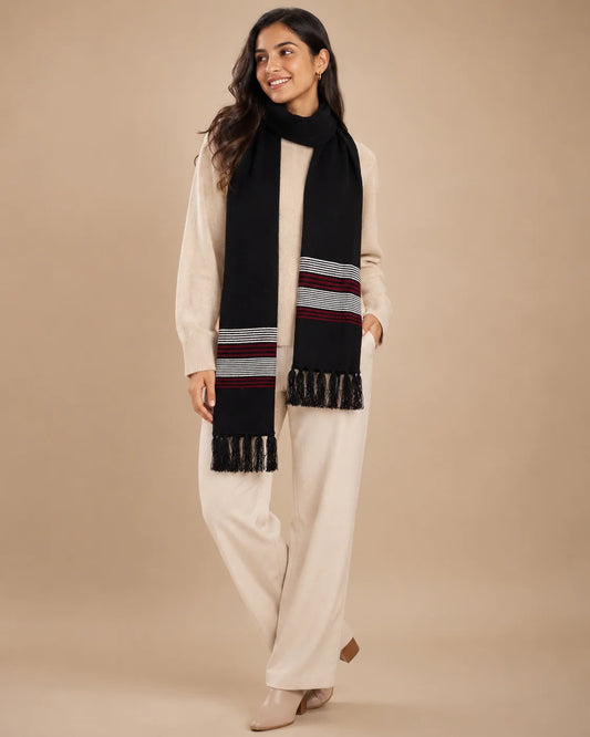 Hosiery Knitted Daffodil Muffler with Duet Design