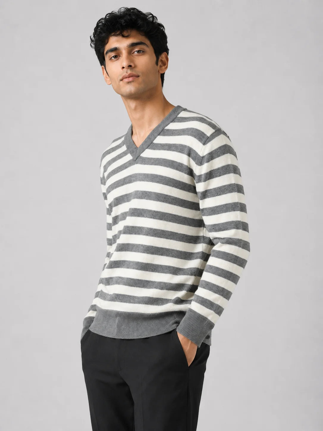 Woolen Full Sleeve Sweater with Lining Pattern