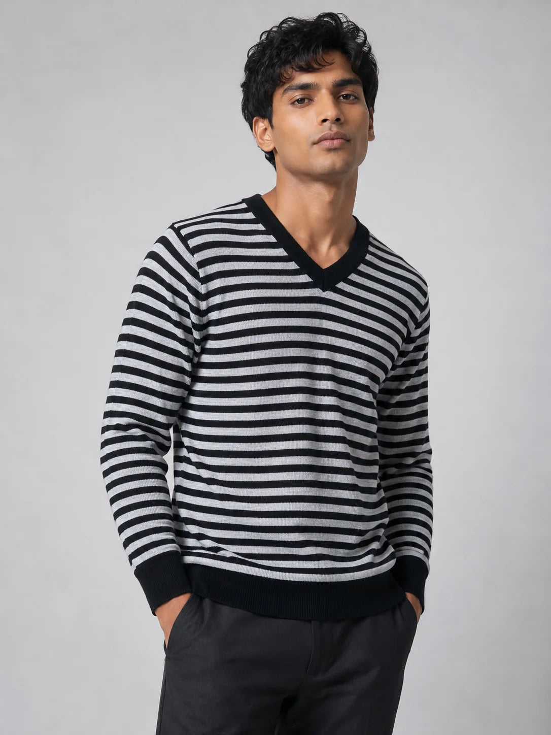 Woolen Full Sleeve Sweater with Lining Pattern