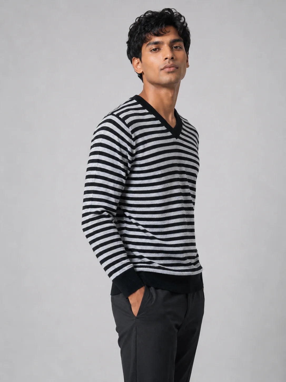 Woolen Full Sleeve Sweater with Lining Pattern