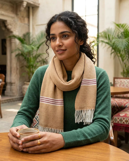 Daffodil Stole with Double Line Border